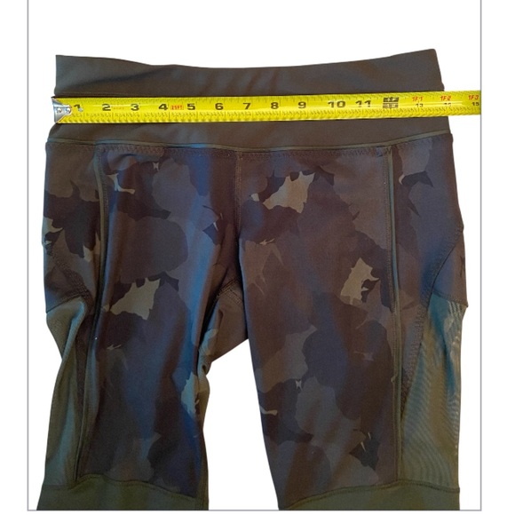 Lululemon Training Tough Crop Size 6 Palm Party Green Camo Luxtreme Mesh - Picture 5 of 9